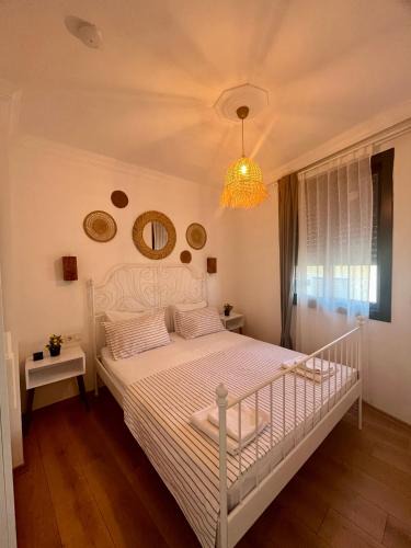 Cesme Apartment | House of spring