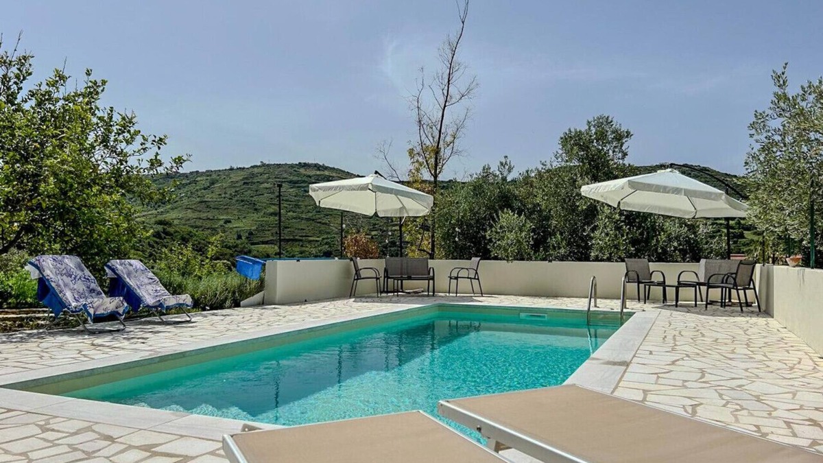 Birori House | House of the Grapevine - Giuliana