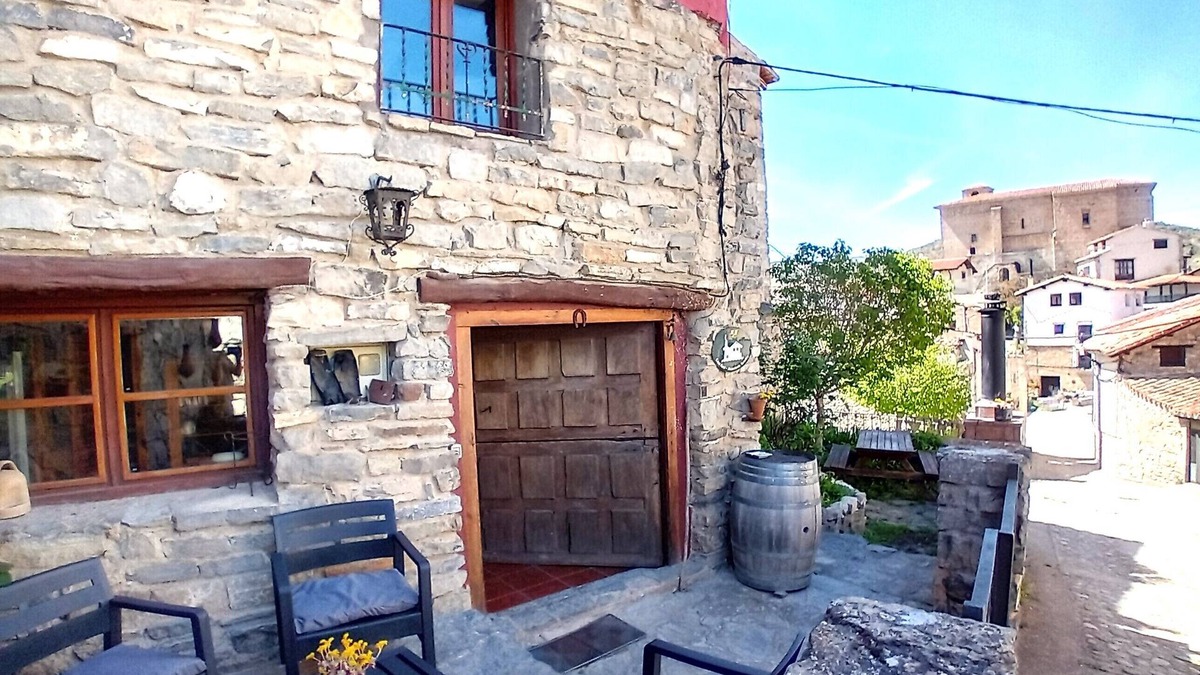 Trevijano Cottage | House of the river Leza cannon for 8 people