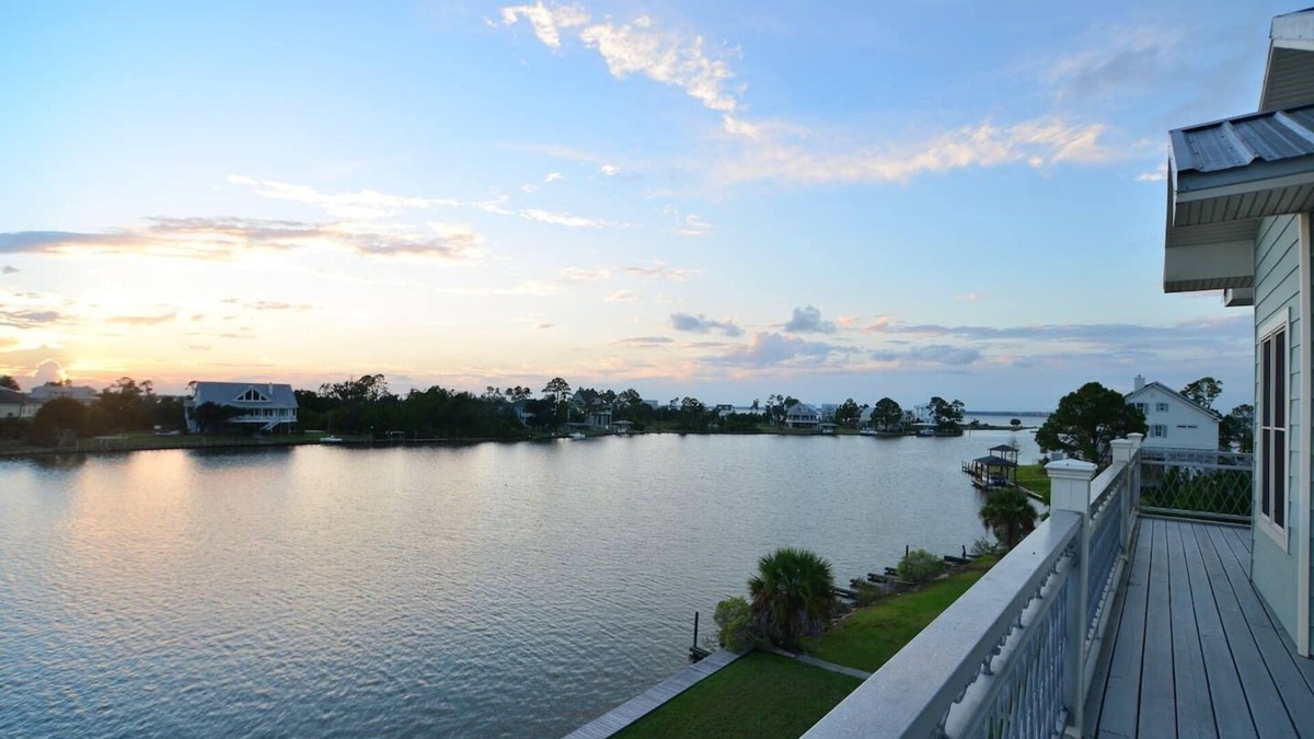 Pass Christian House | House on Bayou Mallini with Amazing Sunsets