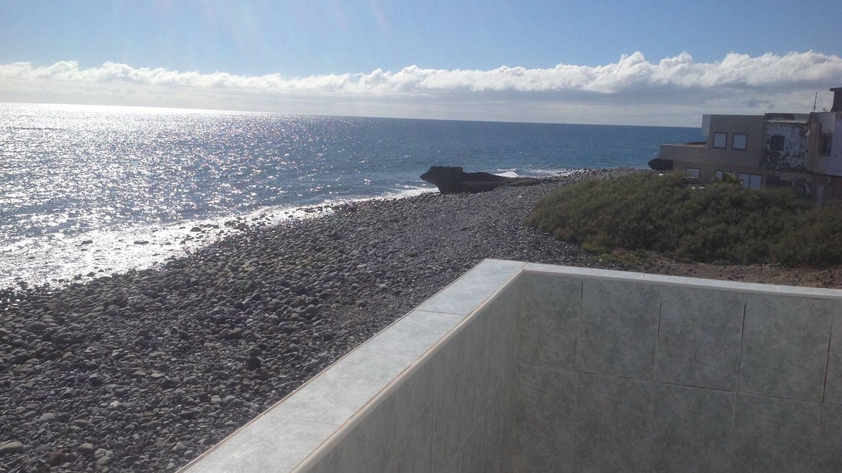 Los Gavilanes Apartment | House on the beach in the quiet coastal village of las maretas