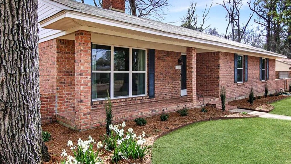 Texarkana House | House on Main: Sleeps 6 + Ping Pong Table!