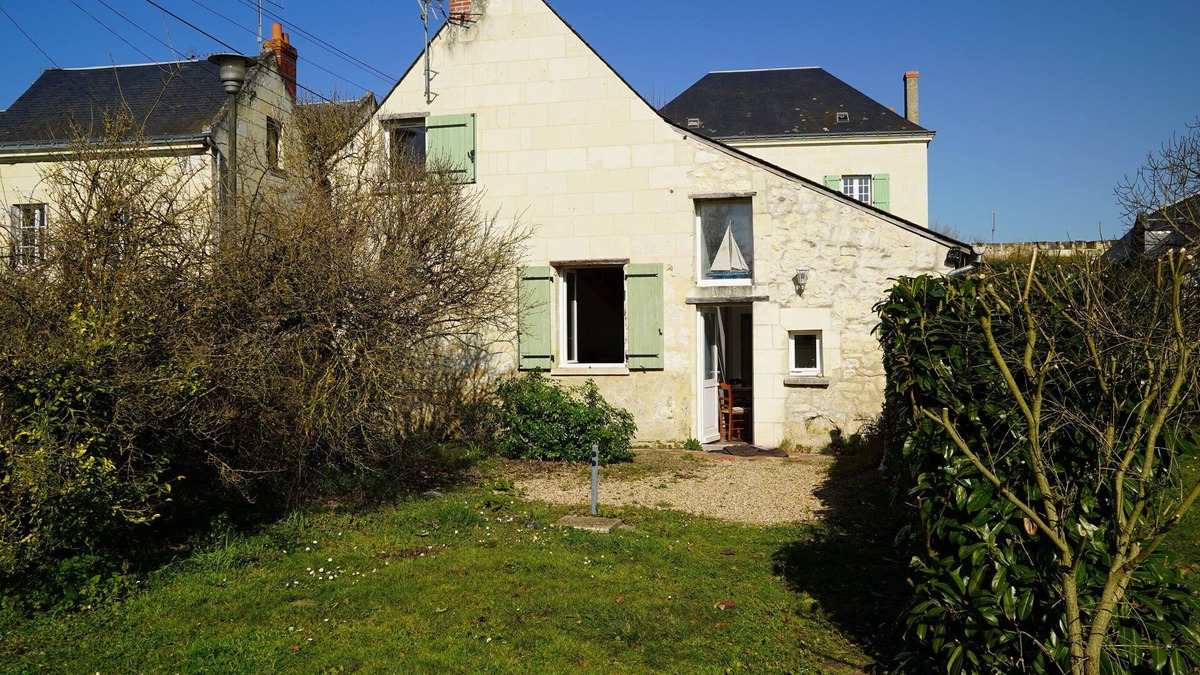 Brehemont House | HOUSE ON THE BANKS OF THE LOIRE A STONE'S THROW FROM THE CHATEAUX