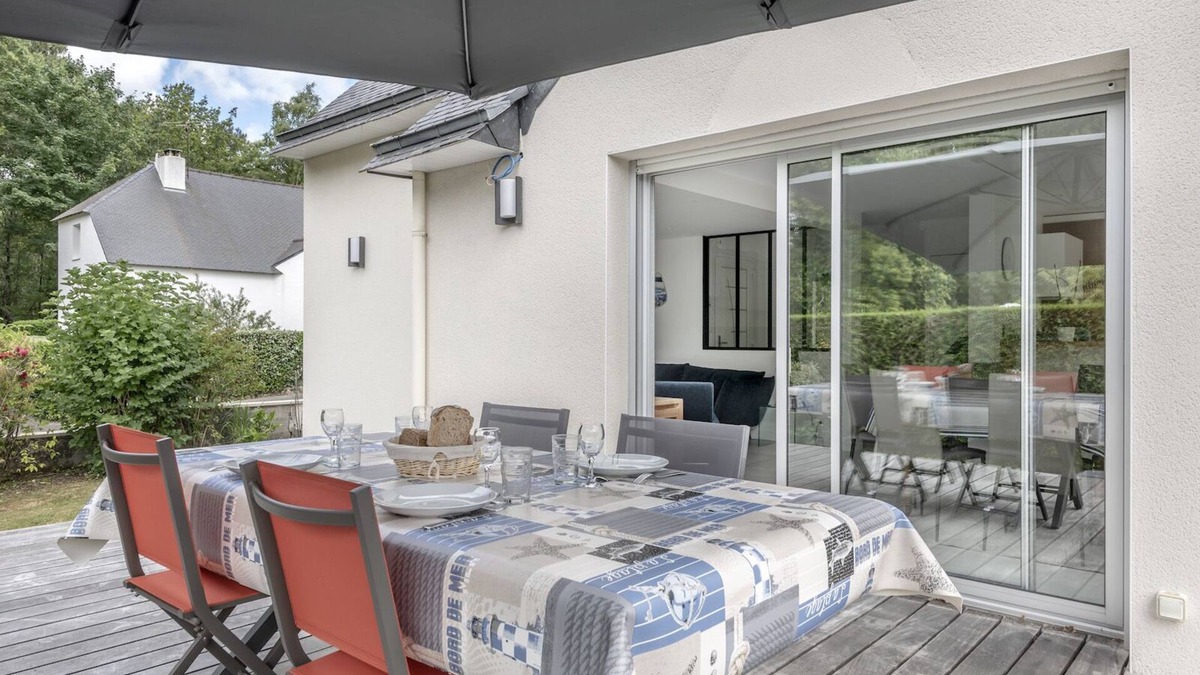 Arradon House | House on the edge of the woods, close to beaches and Gulf islands