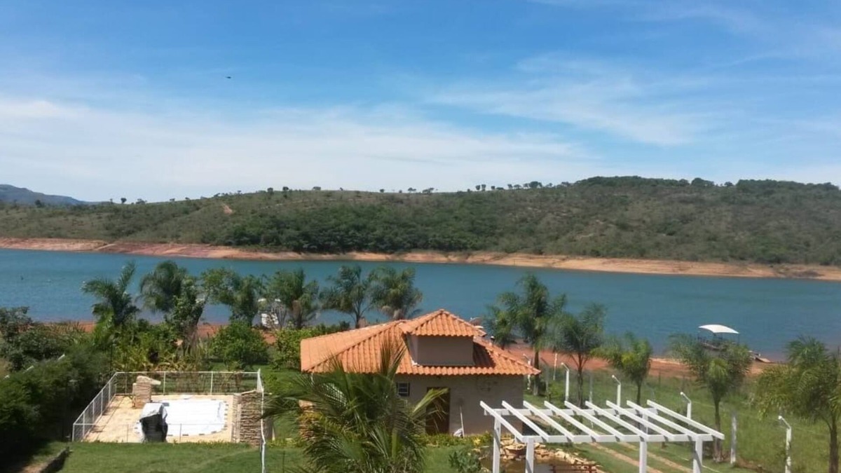 Guape House | House on the edge of the dam