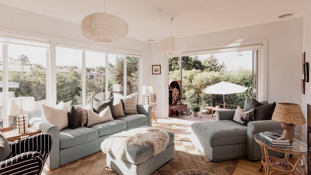 West Hobart House | House on The Hill in central West Hobart