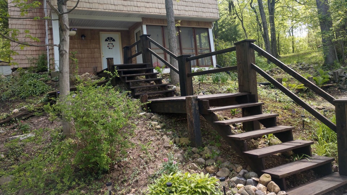 Putnam Cabin | House on the hill