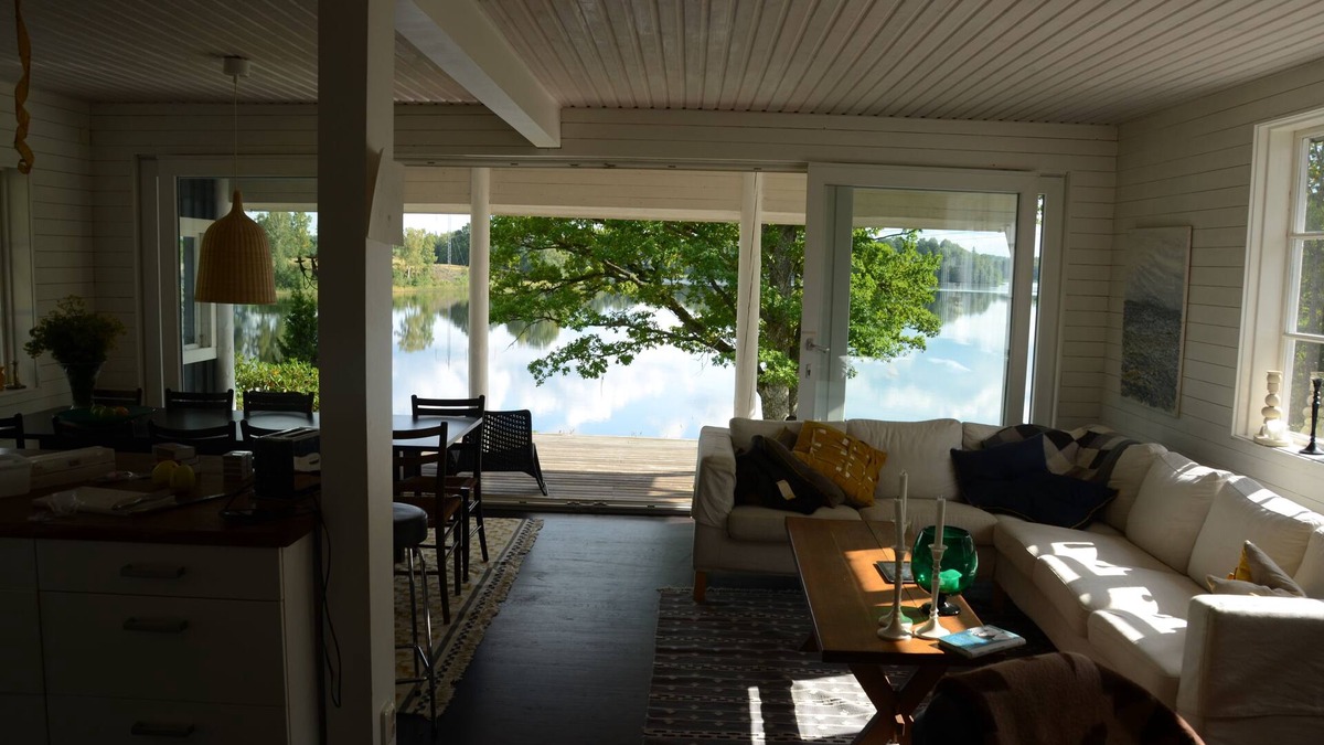 Tjallmo House | HOUSE ON THE LAKE IN AN ABSOLUTELY SECLUDED LOCATION, WITH ALL AMENITIES, SAUNA AND BOATS