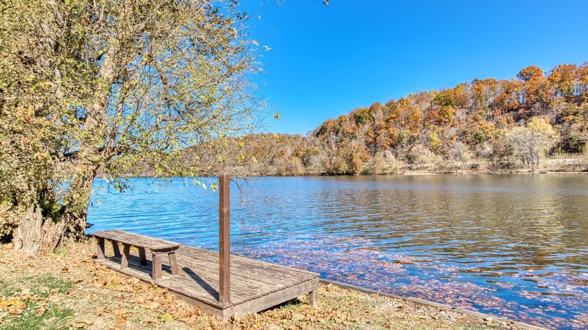 Belspring Cabin | House on the New River, 3BR, 20 minutes from VT