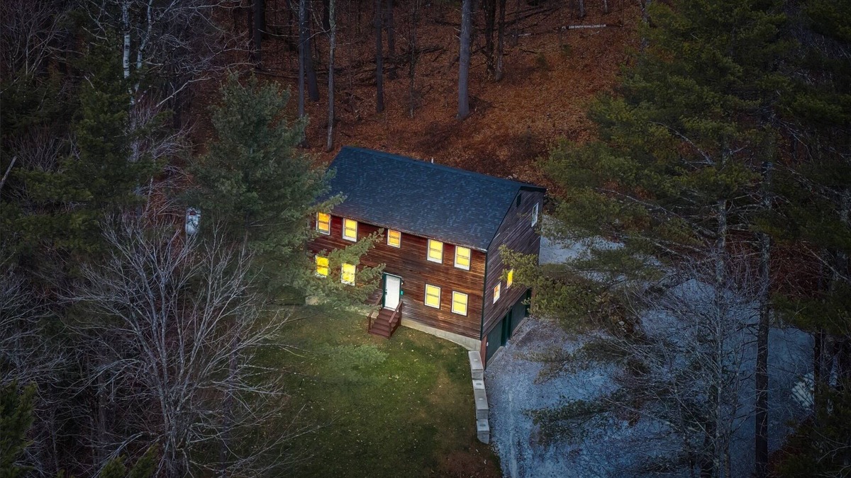 Chittenden House | House on The Rocks with EV Charger