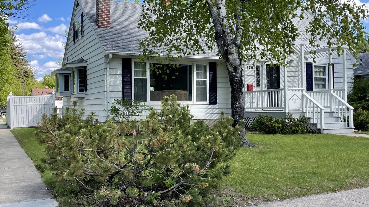 Grand Forks House | House one block from the Ralph Engelstad Arena