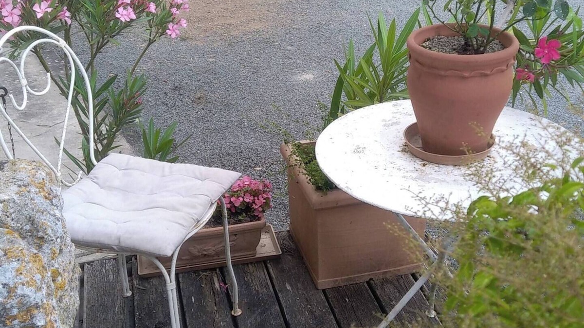 Puyguilhem House | House or room close to plum village Upper Hamletnn