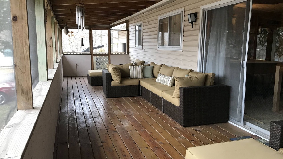 Hardy House | House overlooks Lake Sequoyah with public access to the lake and close to Beach