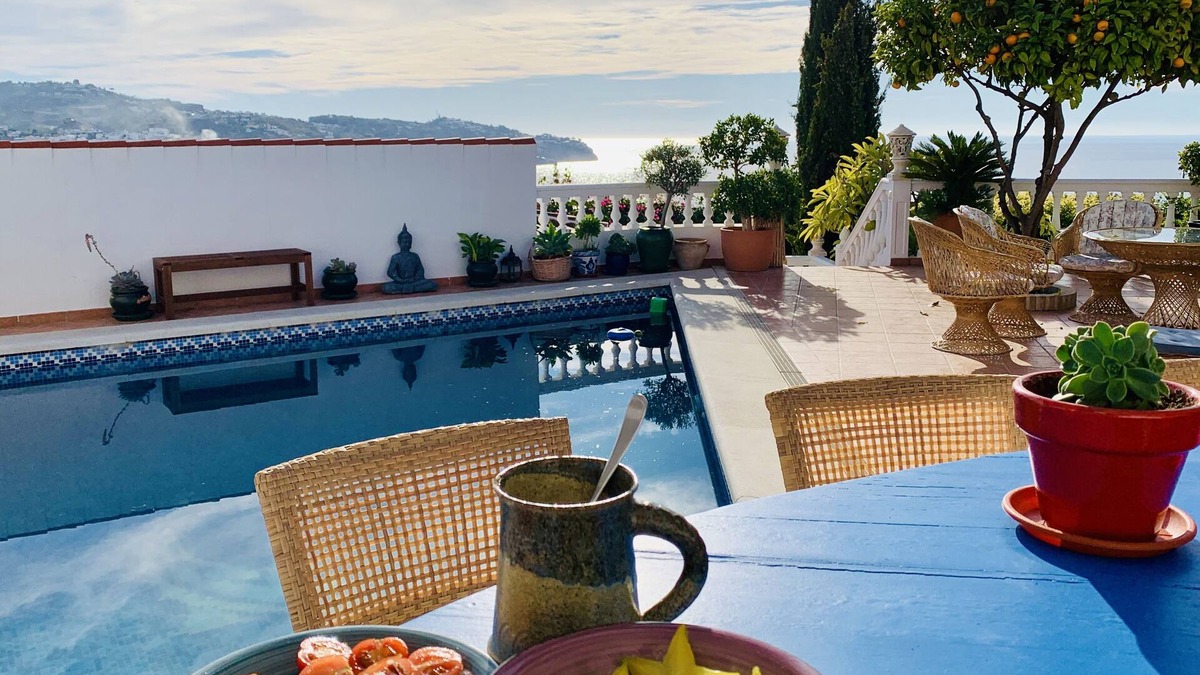 Almunecar House | House overlooking the Bay of La Herradura and optional naturist pool. Relax.
