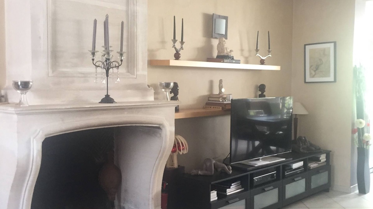 Montrouge House | House Porte d'Orléans 7 bedrooms, 3 bathrooms 4 bedrooms and garden.