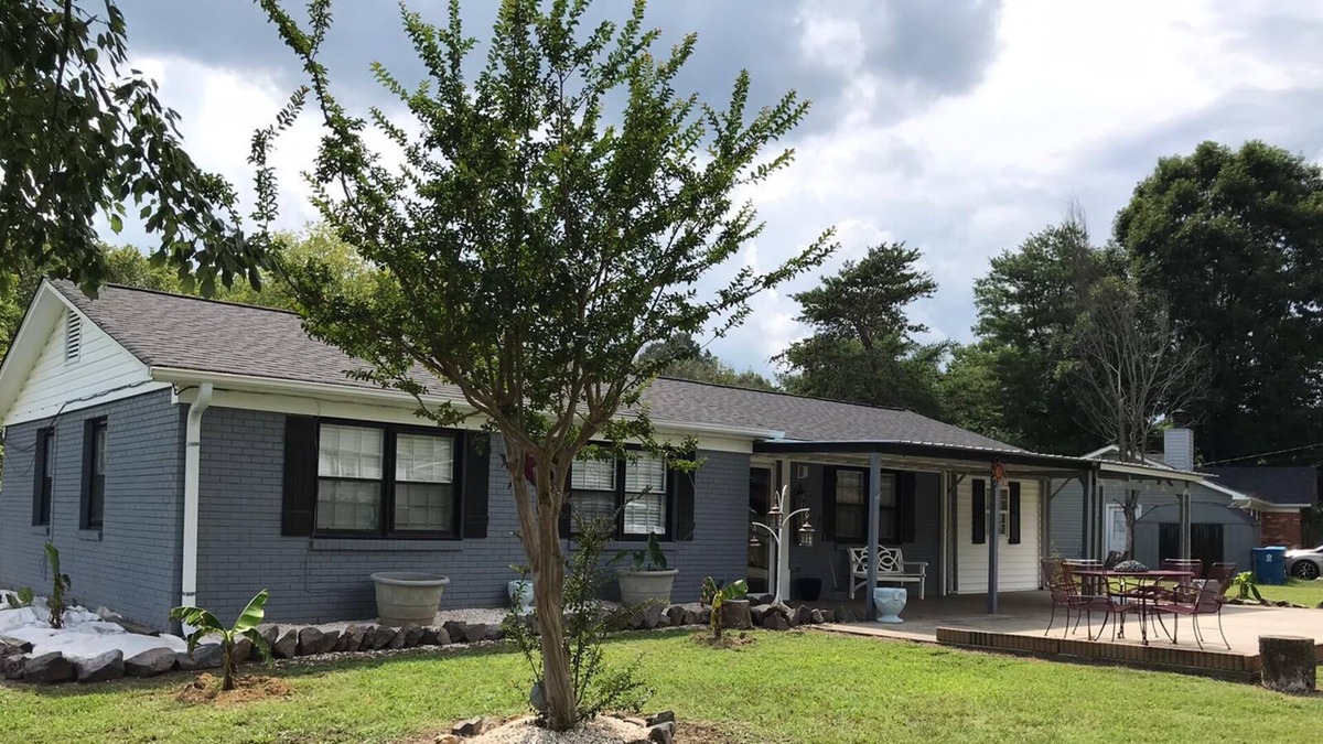 Mocksville House | House Ranch surrounded of peace