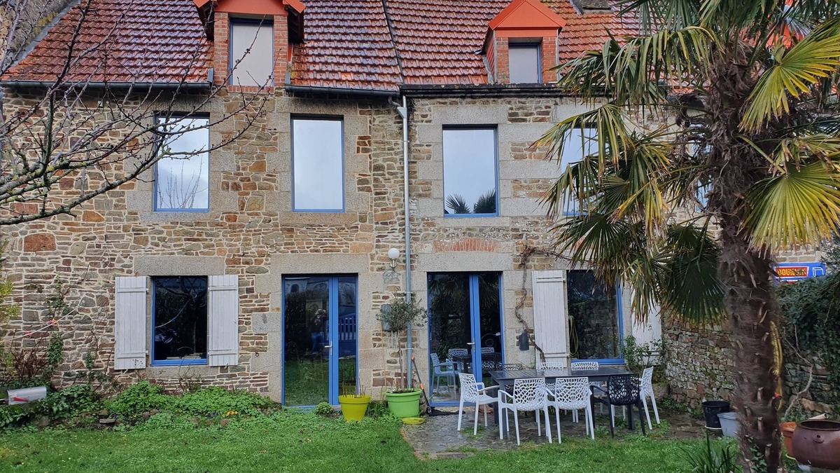 Saint-Pair-sur-Mer House | House, Saint Pair sur Mer, charm and freshness, 6 rooms, garden, sea 800m away.