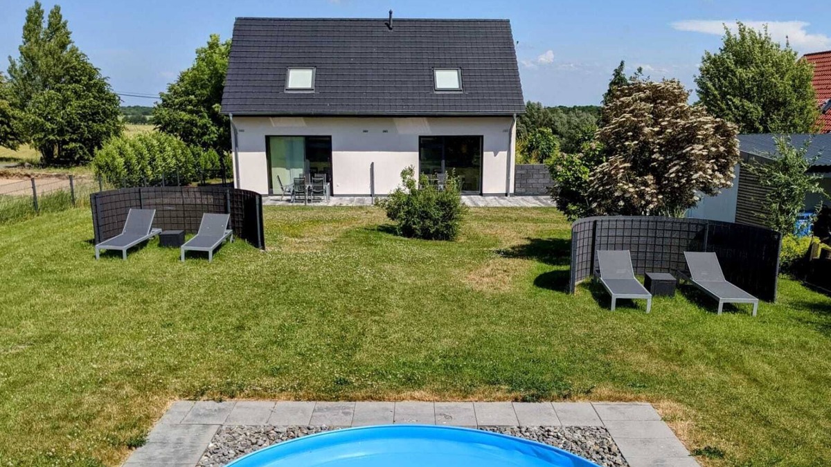 Reppenhagen House | House Satu Ostseenah; 1.000qm garden; children's pool; 3 rooms; 2 bedrooms; WLAN