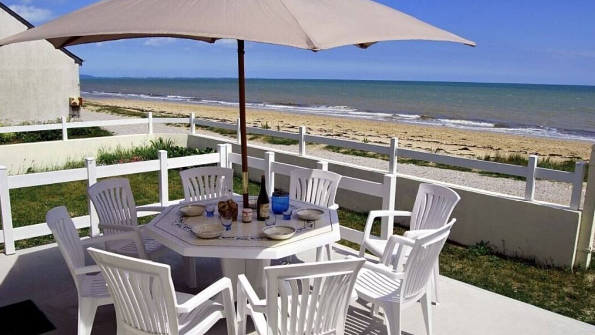 Saint-Marcouf House | house sea view, waterfront comfort