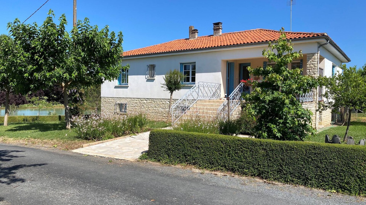 Capdrot House | House set in the Peaceful Countryside