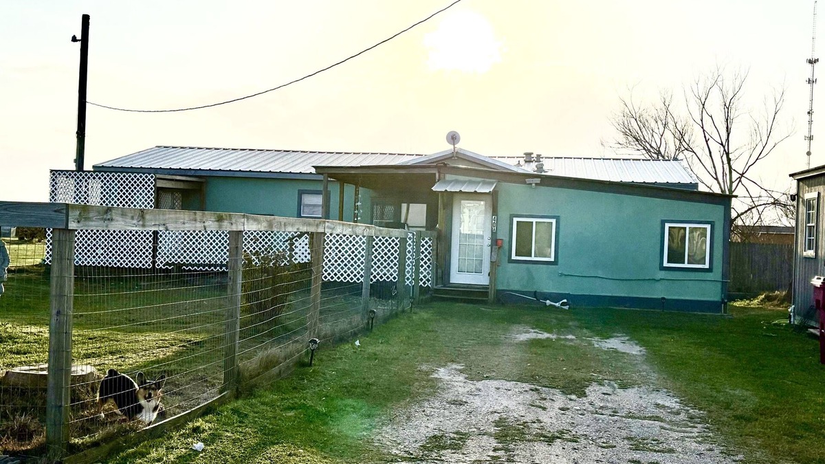 Matagorda House | House set off the Intercoastal w/pool & playground