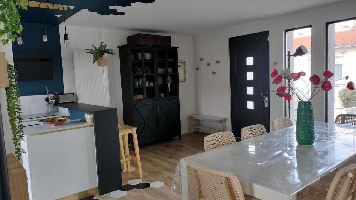Les Sables d'Olonne House | House sleeps 8.