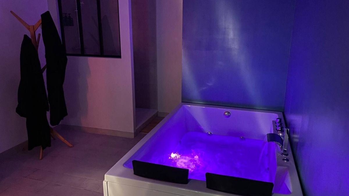 Bullion House | House SPA Lovers Relaxation