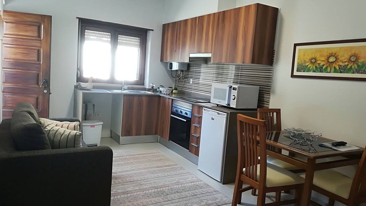 Faulha House | House T2, view Serra Arrábida, near the beach and private parking.