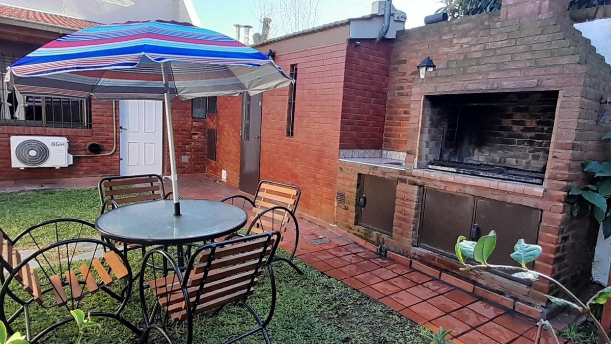 Martinez House | House type PH located in front of the garden, in Unicenter San Isidro area.