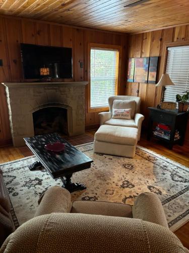 Newton Falls House | House Upon a Hill
