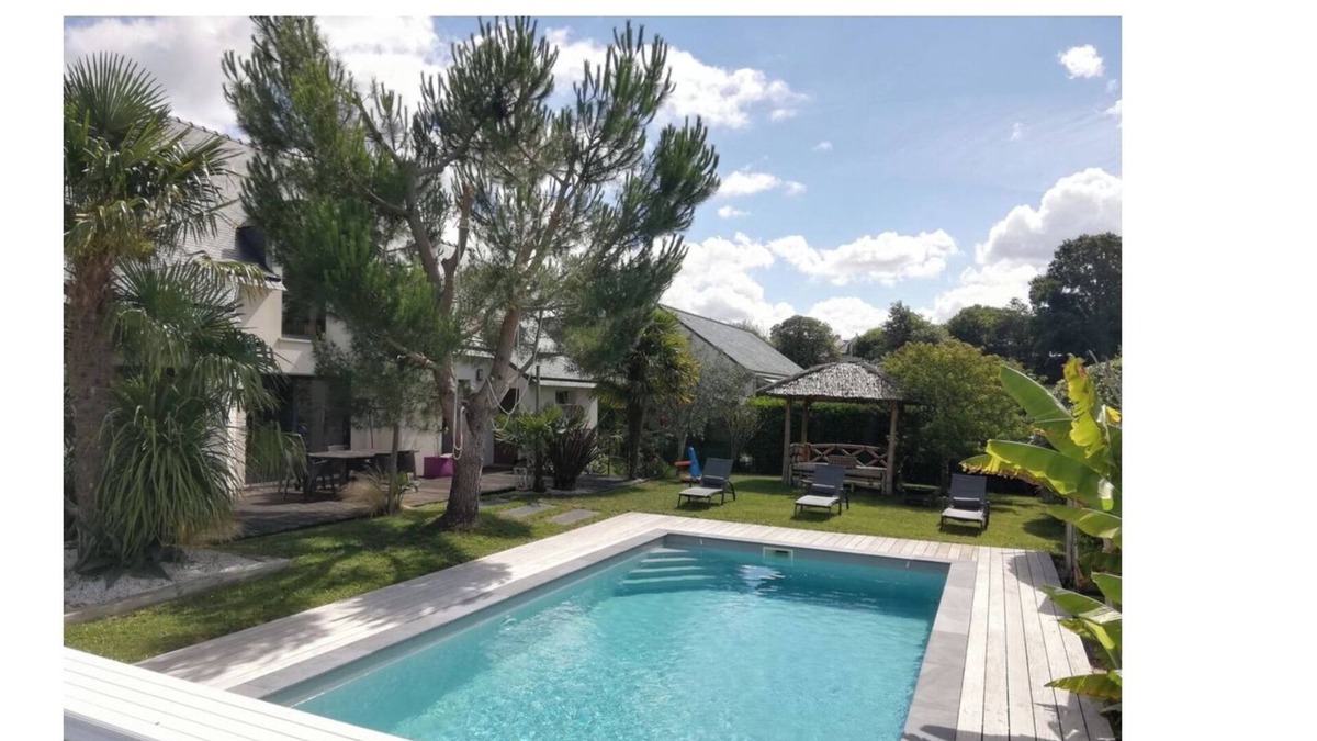 Theix-Noyalo House | House vannes private pool and sauna 4 CH
