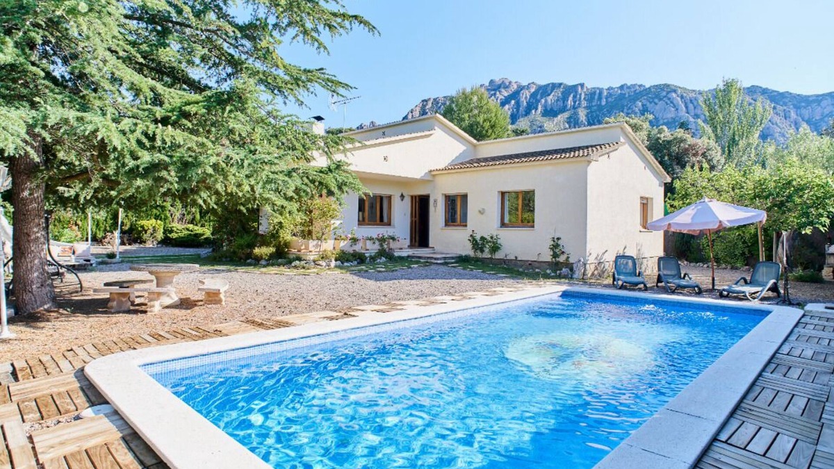 El Pla del Castell Ski Chalet | House/Villa - CollbatóHouse with pool and garden