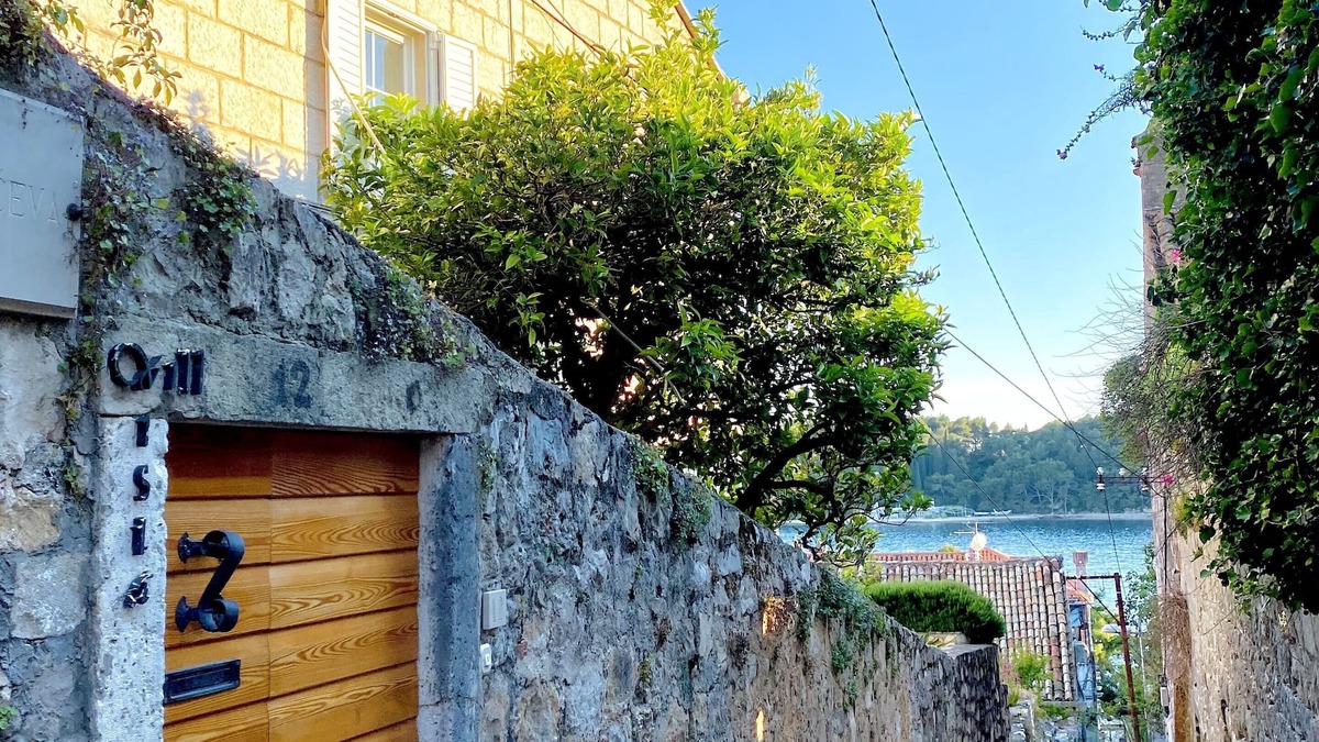Cavtat Old Town House | House Villa Vista Old Town - Four Bedroom House with Terrace and Sea View