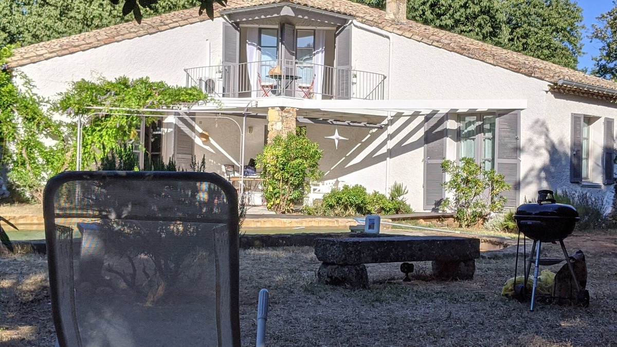 La Capelle-et-Masmolene Villa | House with garden and swimming pool. Near Uzès