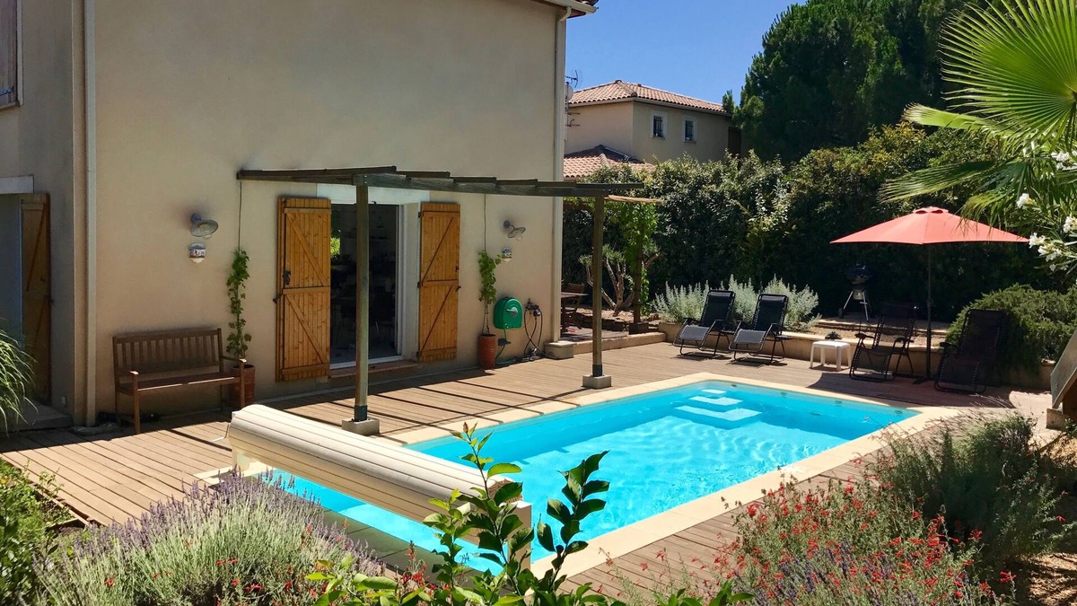 Roujan House | House w/pool in wine-growers village, wifi, AC, child-friendly, 10 km Pezenas