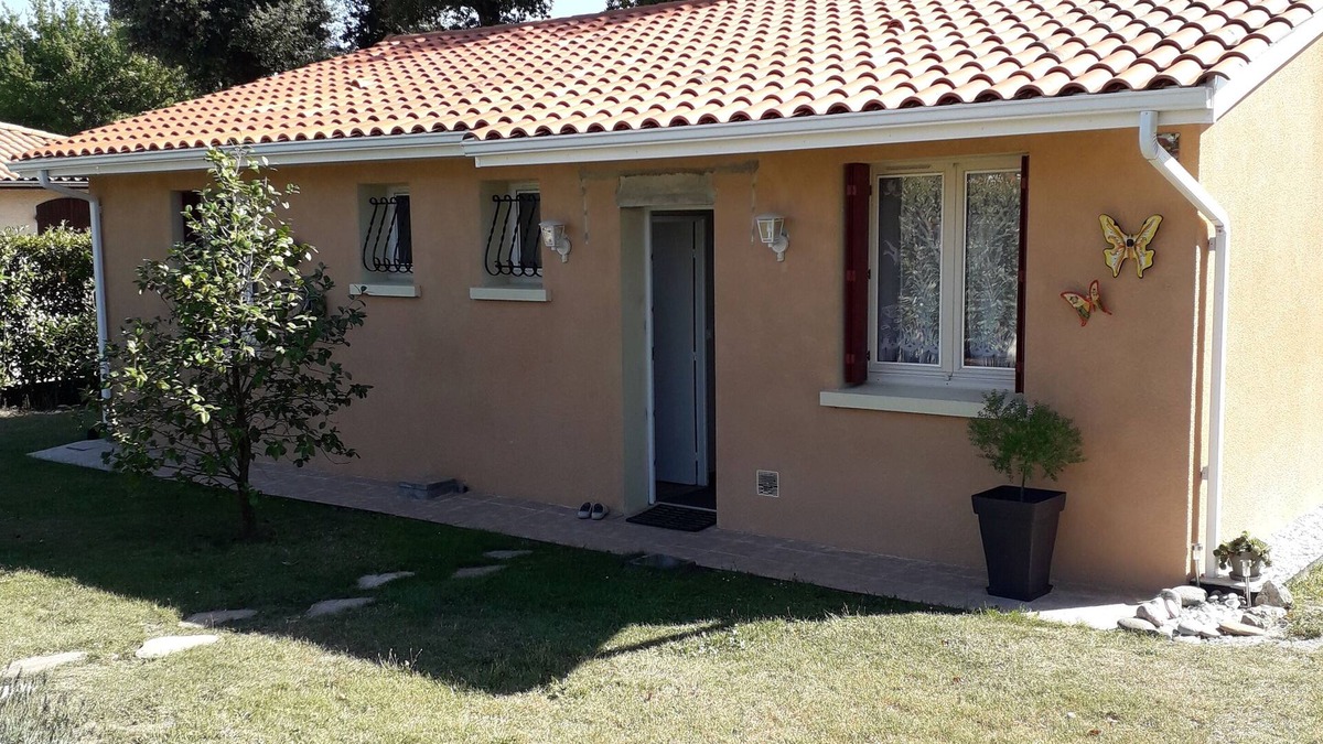 Saint-Medard-en-Jalles House | HOUSE WITH GARDEN