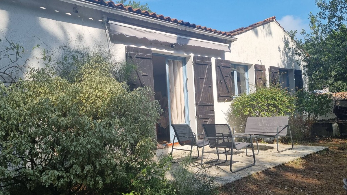 Boyardville House | House with large garden in an oyster farming site close to the beach and the golf course.