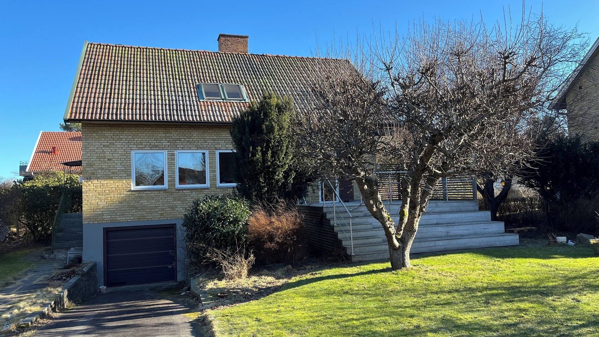 Orgryte-Harlanda House | House with terrace and garden close to Gothenburg center and recreation area.