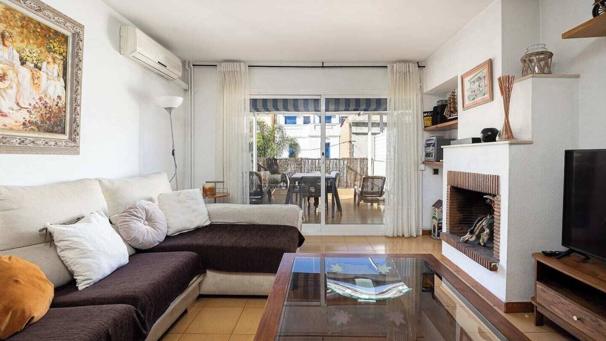 Montgat House | House with 4 bedrooms, 3 bathrooms, located in the old town of Montgat and only 5 minutes from the beach.