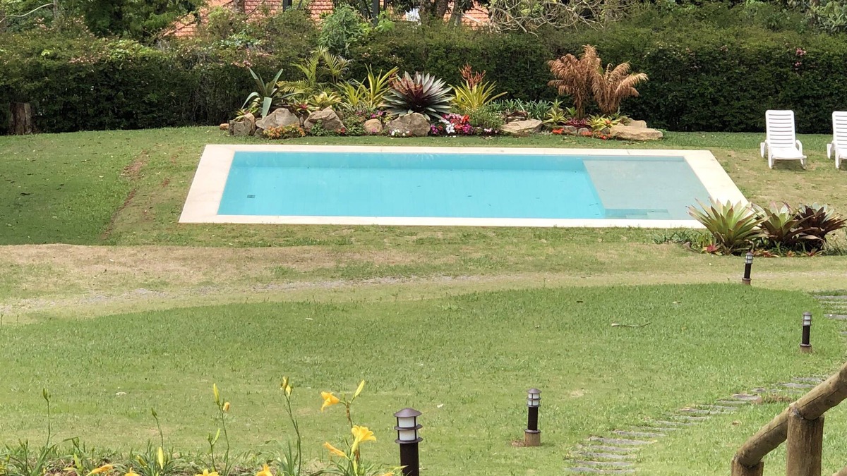 Araras Cottage | House with 4 suites, swimming pool and barbecue, 250m from the Center of Vale das Videiras
