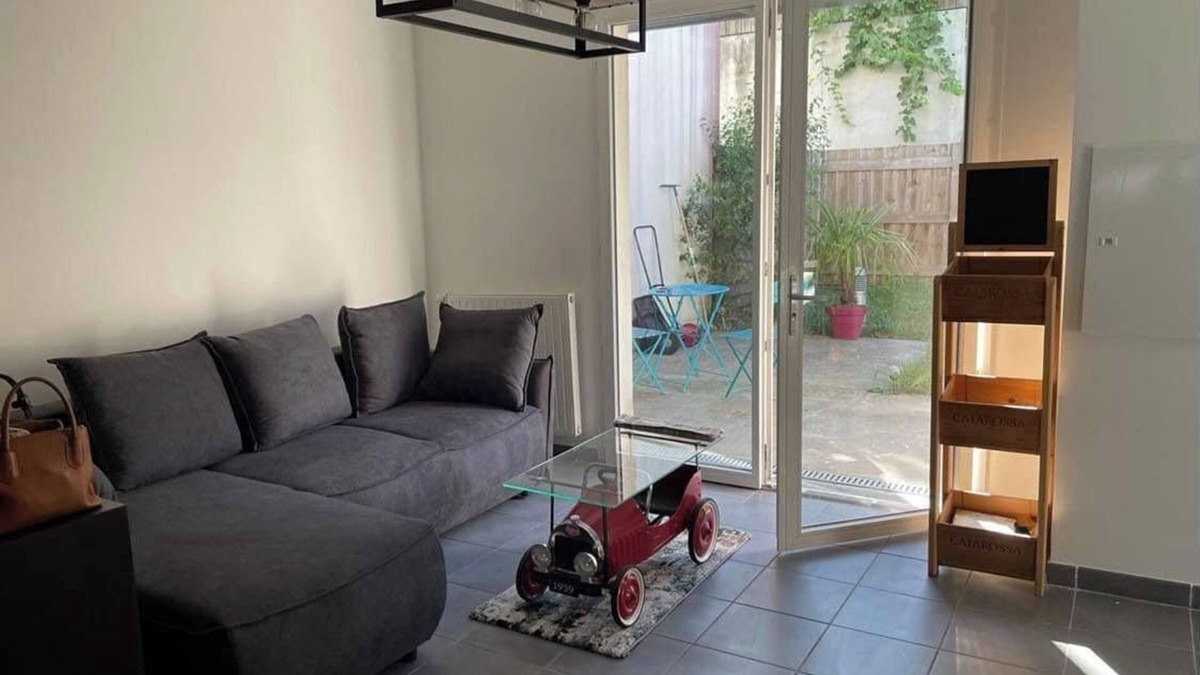 Lormont House | House with 40-50 m2 garden. 2 outdoor parking spaces.