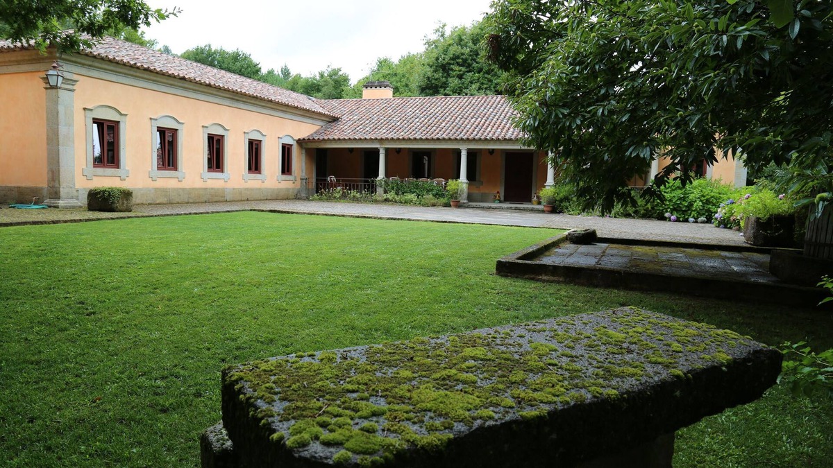 Ponte de Lima House | House with 6 bedrooms, swimming pool, sleeps 12