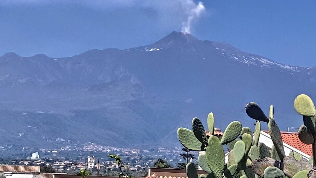 Stazzo House | House with a view of Etna 200 meters from the sea