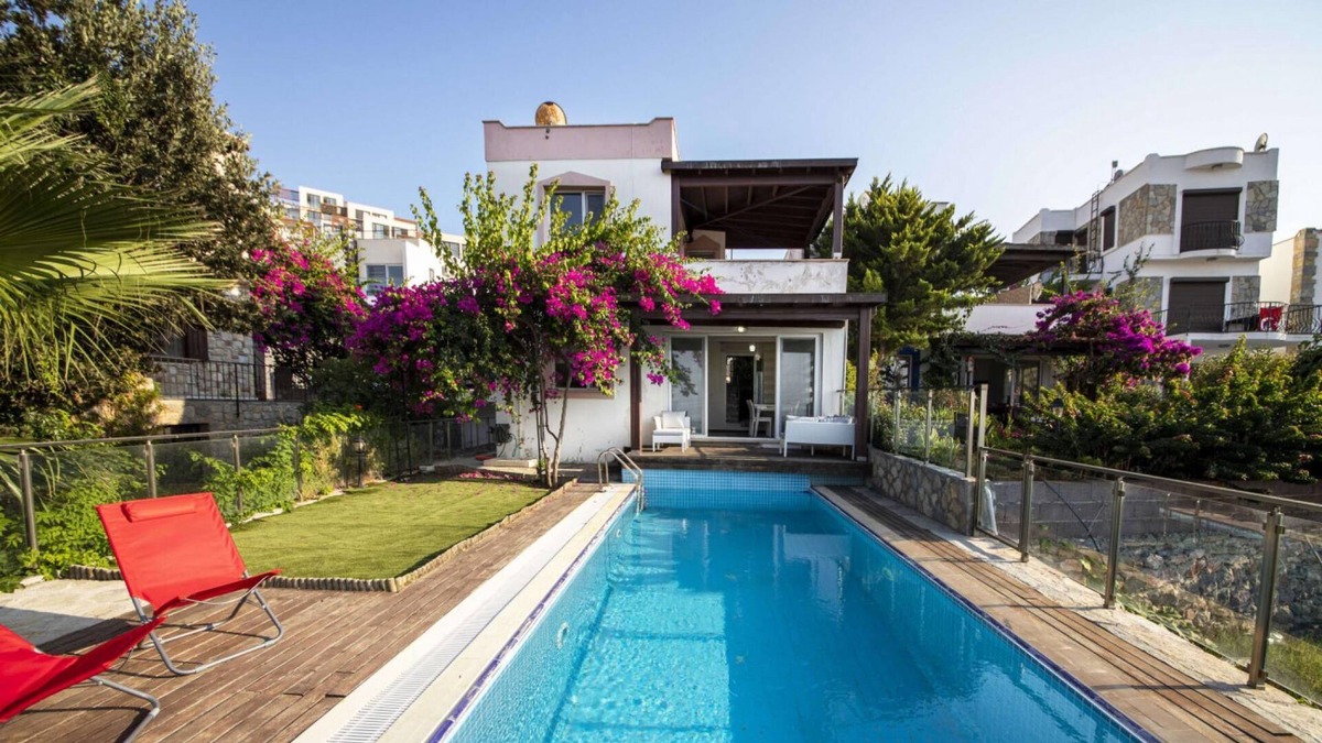Koyunbaba Apartment | House with Amazing Sea View and Pool in Gumusluk