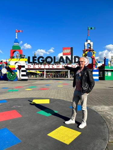 Guenzburg House | House with castle view & art