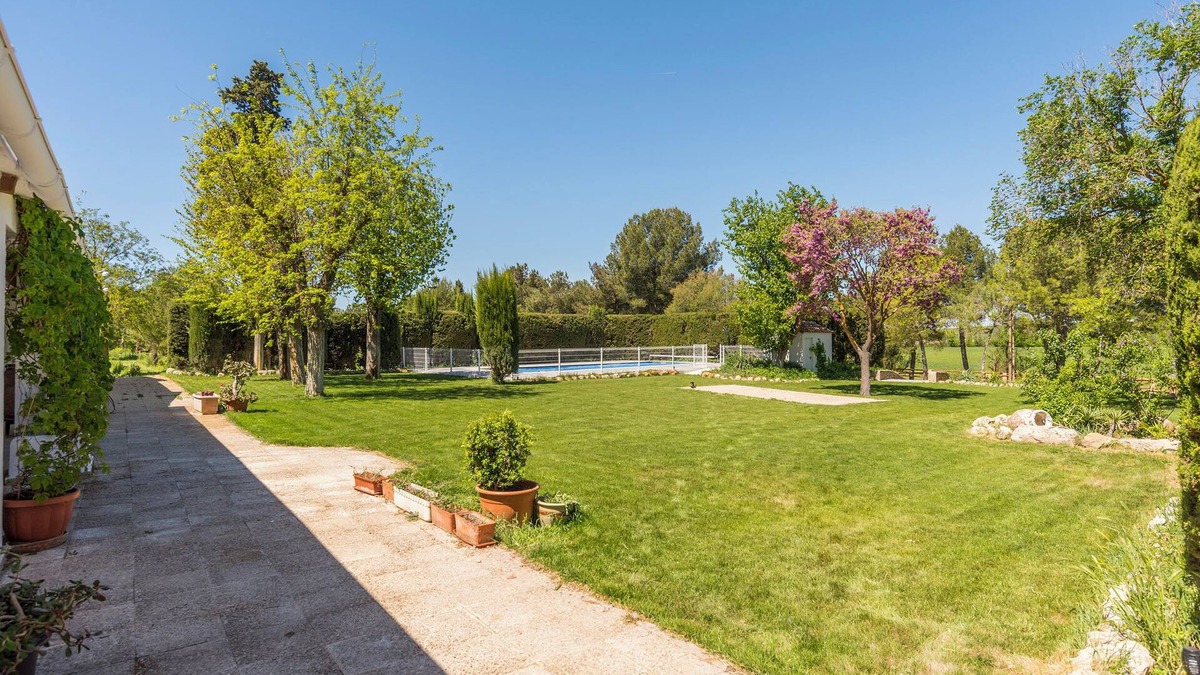 Horcajo de Santiago House | House with pool in the countryside 11 to 14 people, ideal for groups
