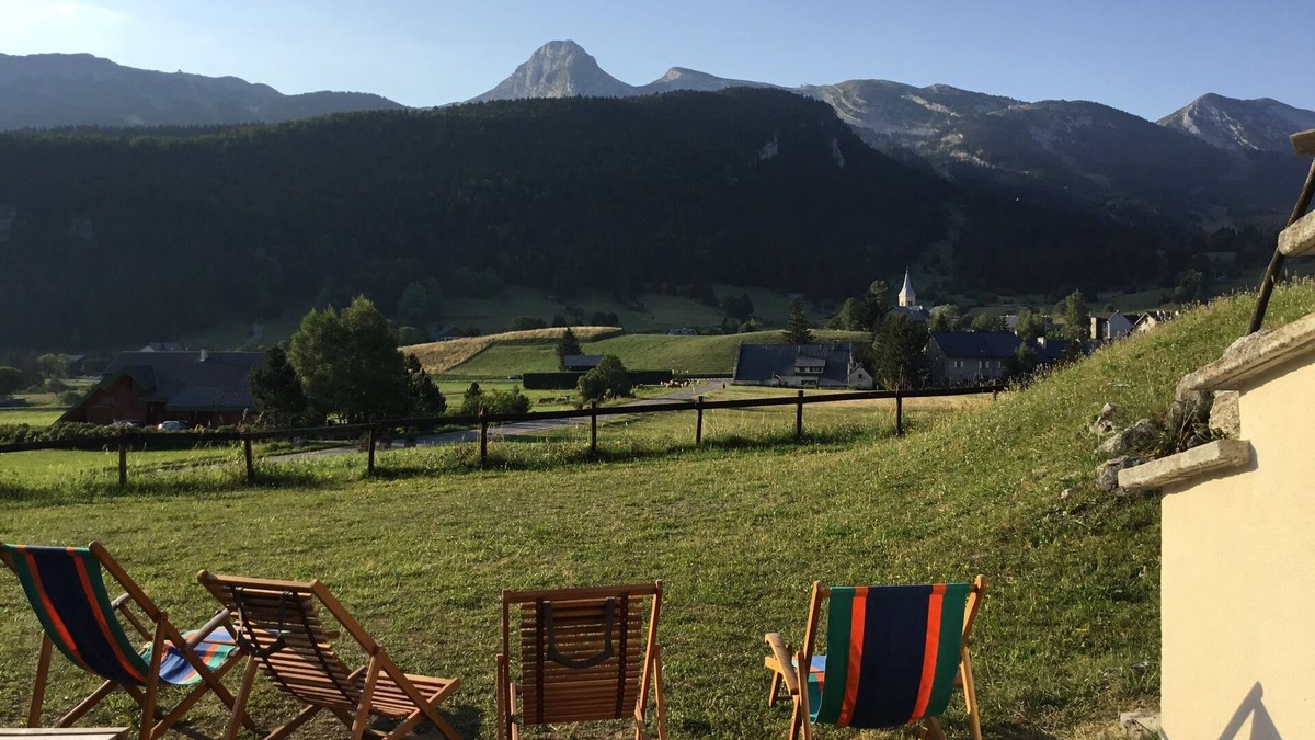 Correncon-en-Vercors House | House with garden in small building 400 m from the center of Corrençon