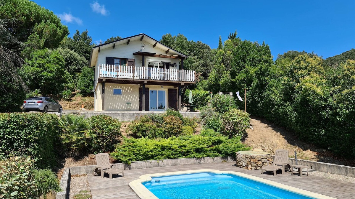 Ferrieres-Poussarou House | House with swimming pool in exceptional surroundings
