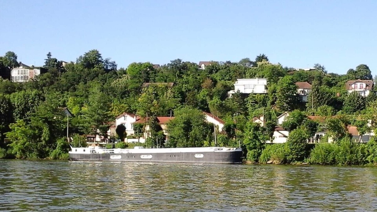 La Frette-sur-Seine House | House with garden by the Seine, 60m2.