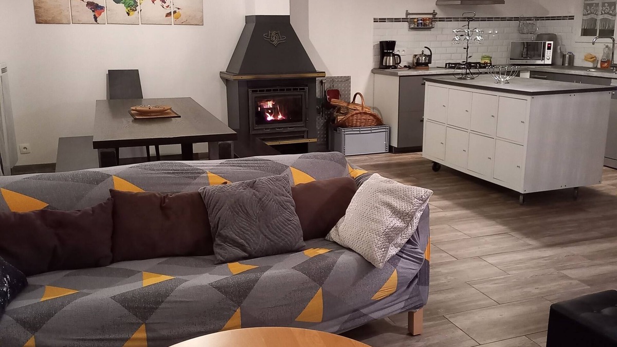 Nanteau-sur-Essonne House | house with patio. many climbing sites. paris 60km.